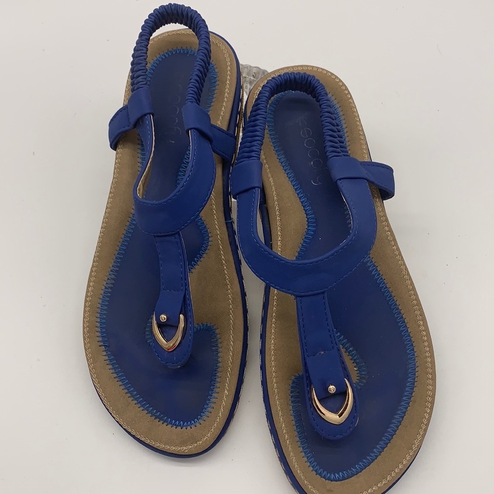Socofy Sandals. Cushiony base with arch support